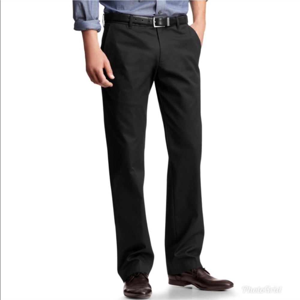 GAP Men’s Tailored Khakis Relaxed Fit Black